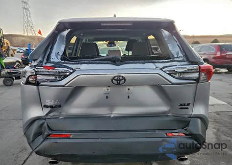 2019 Toyota Rav4 Xle from USA, damaged, VIN JTMP1RFV2KD524183